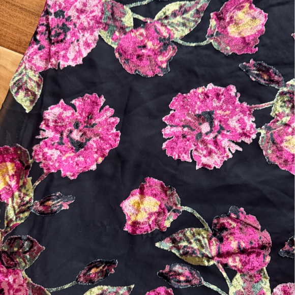 Mi Ami Black and Pink Floral Velvet Burnout Mini Dress - Picture 2 of 9